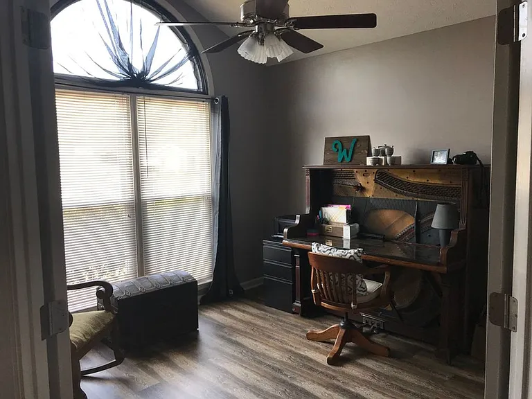 5577 Terrace Pointe Ct — Photo 16