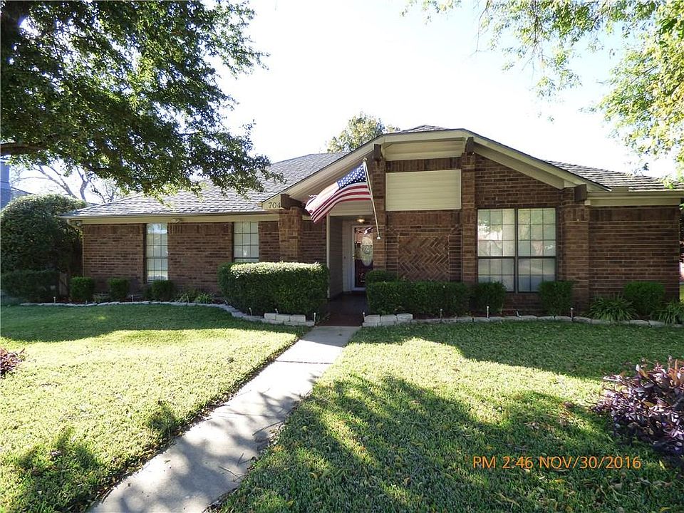 1st image of 704 Bluebonnet Dr