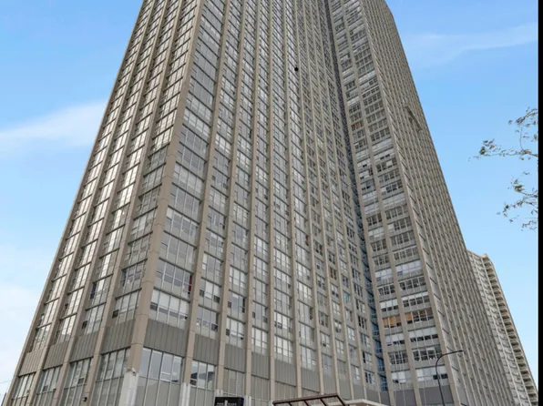 655 W Irving Park Rd, Chicago, IL