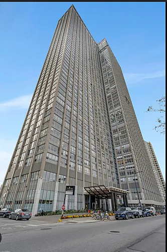 655 W Irving Park Rd Photo 1