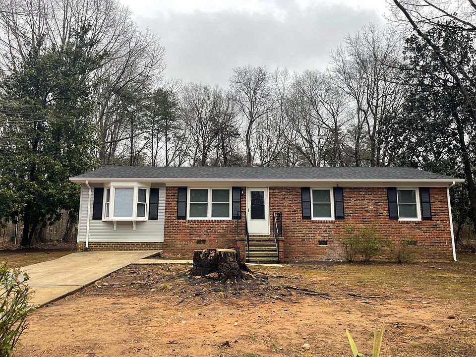 1st image of 205 Lancaster Rd