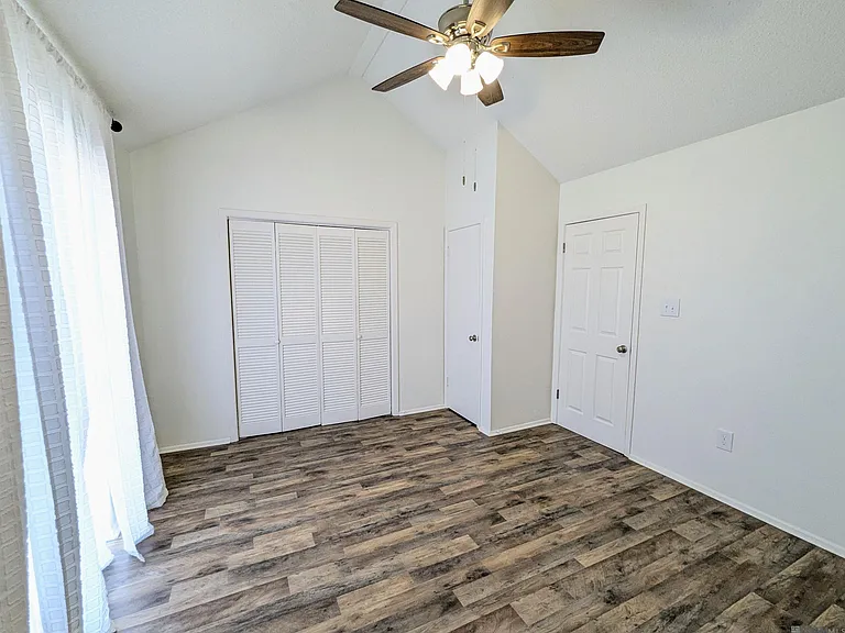 402 Lee Dr #4B — Photo 4