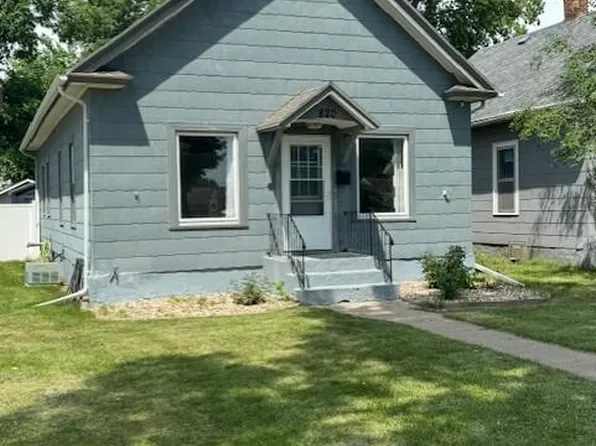 820 4th Ave SW, Aberdeen, SD 57401