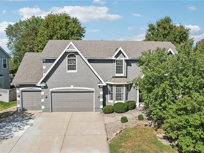 800 Cottonwood Dr, Lansing, KS, 66043