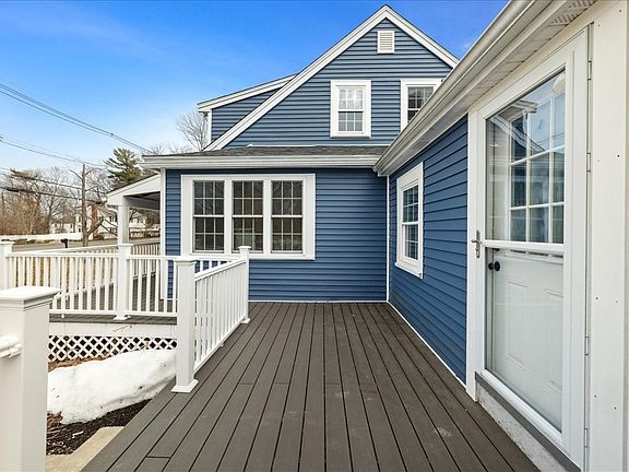 3rd image of 555 Webster St
