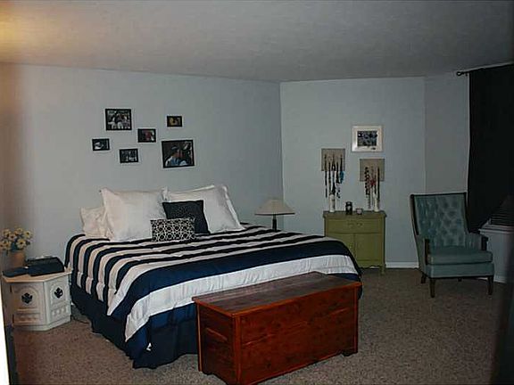 4th image of 6823 N Denton Ct
