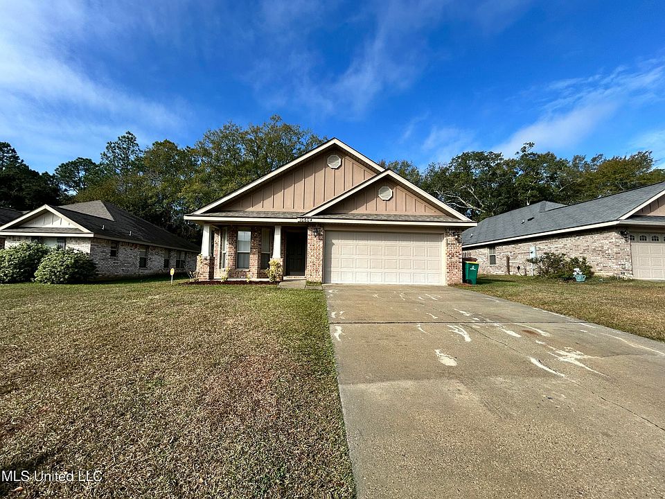 1st image of 10604 Roundhill Dr