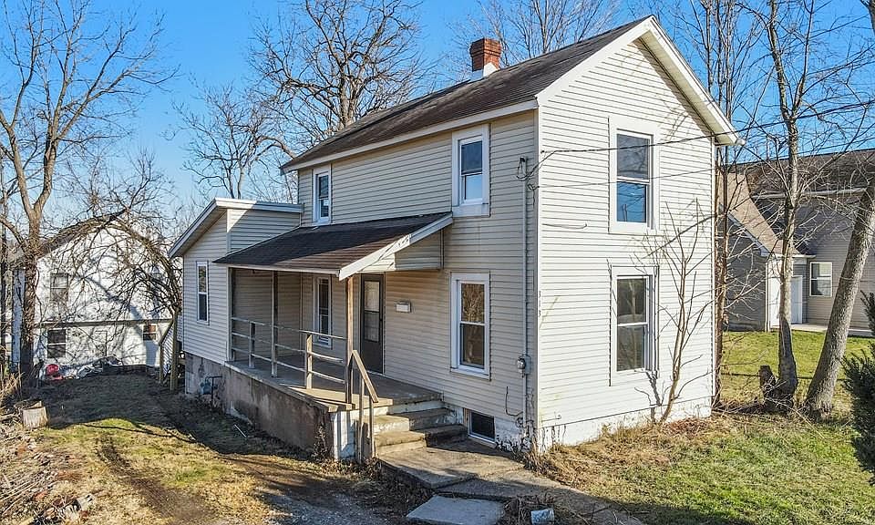 1st image of 313 E 1st St