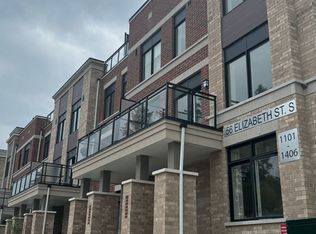 56 Elizabeth St S #1103, Richmond Hill, ON L4C 5W2