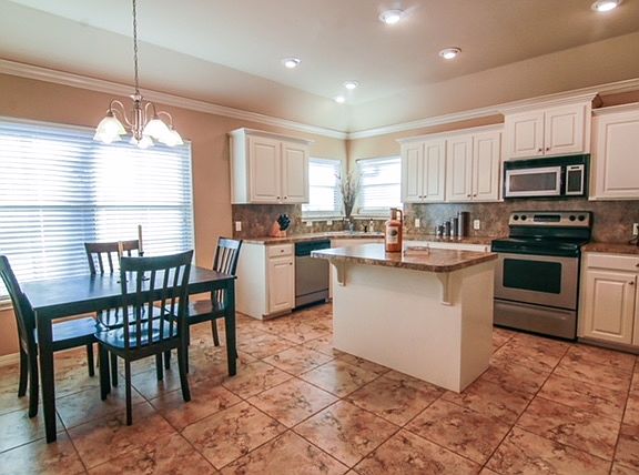 3rd image of 516 Amberwood Dr