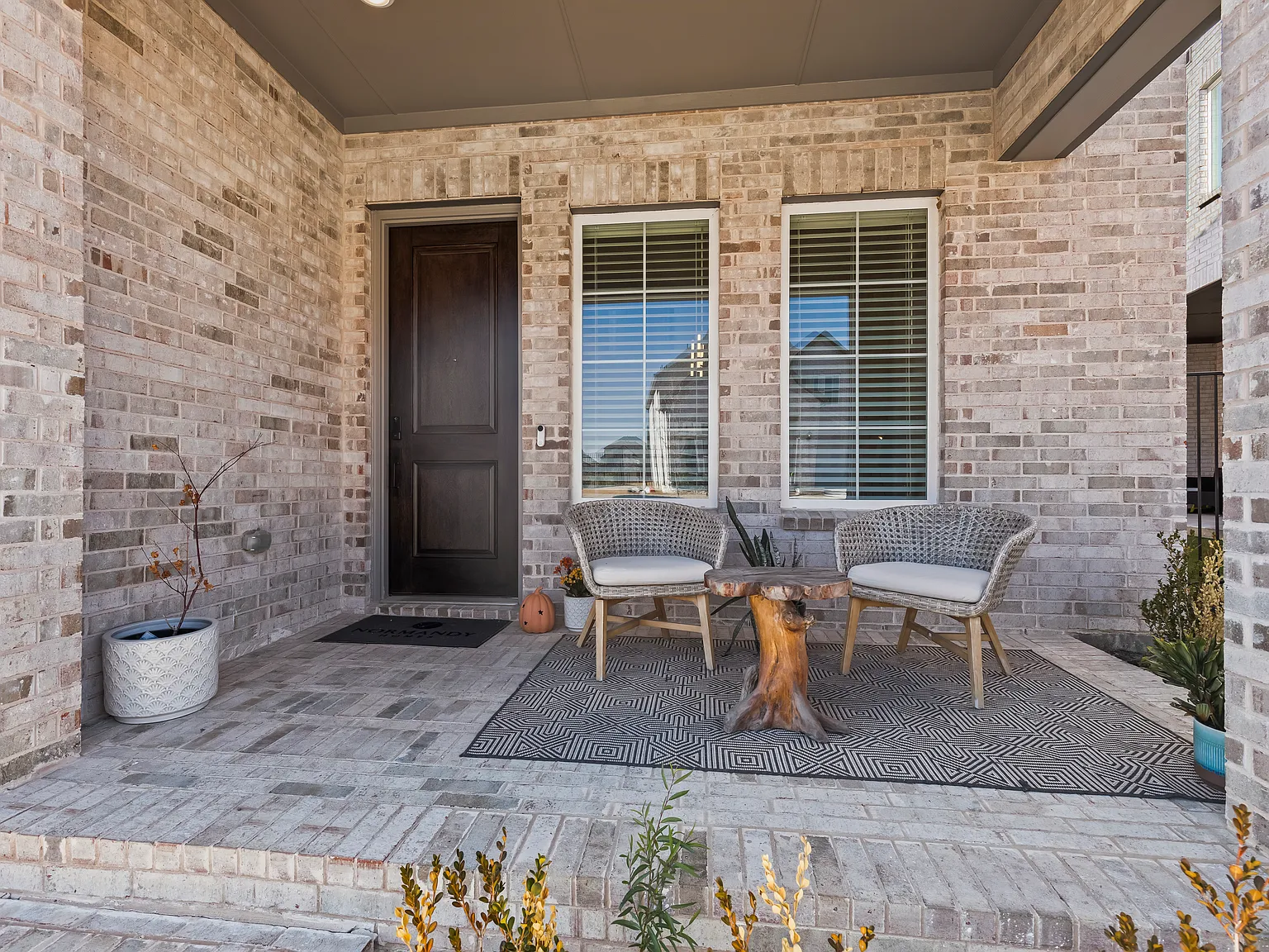 4 bed, 3.5 bath, 3098 sqft, $3,950 — Photo 2