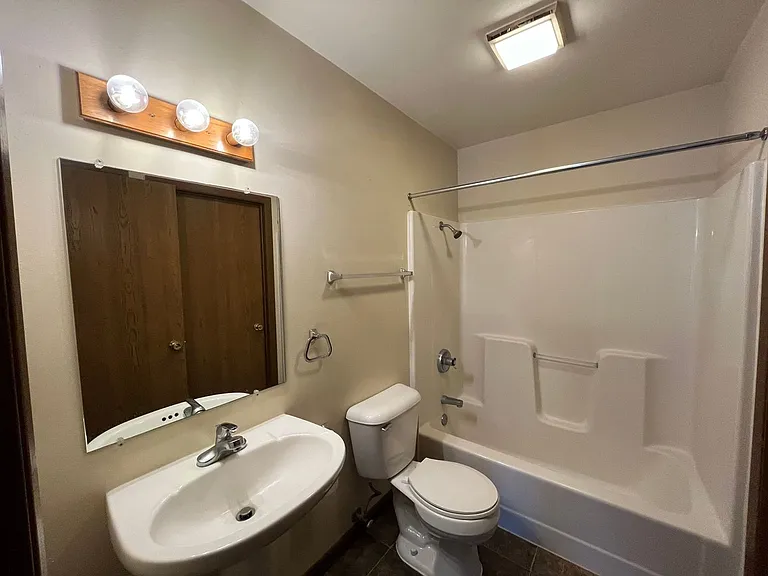 805 W Allman St — Photo 16