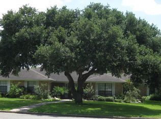 305 W Brasher St, Weimar, TX 78962