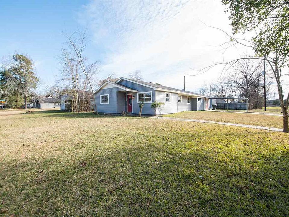 1st image of 3895 Broadmoor Dr