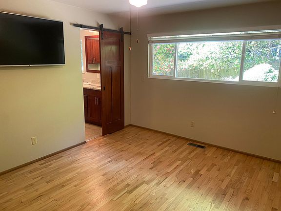 5th image of 12420 SE 27th St