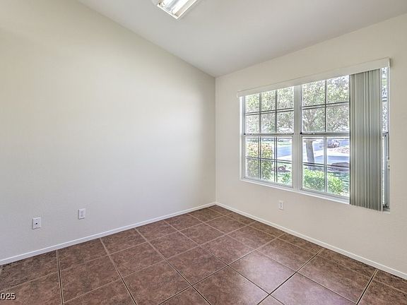 4th image of 5452 Green Palms St