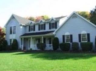 107 Clearview Ct, Stroudsburg, PA 18360