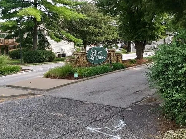 4331 Inlet Isle Dr, Florissant, MO 63034