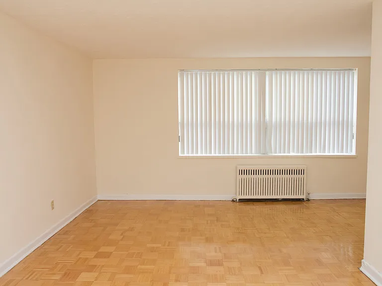 672 Kennedy Rd — Photo 12