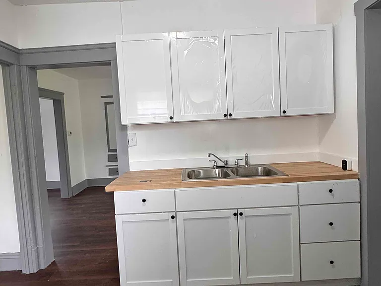 13500 Eaglesmere Ave — Photo 8
