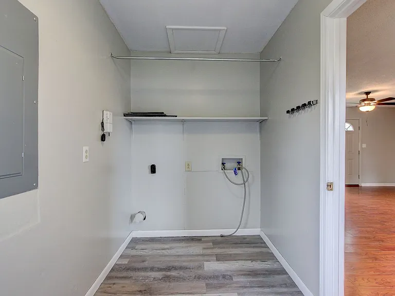 729 Welsey Dr — Photo 34