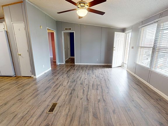 4th image of 23 Daisy Dr