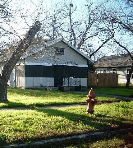 1st image of 511 S Avenue E