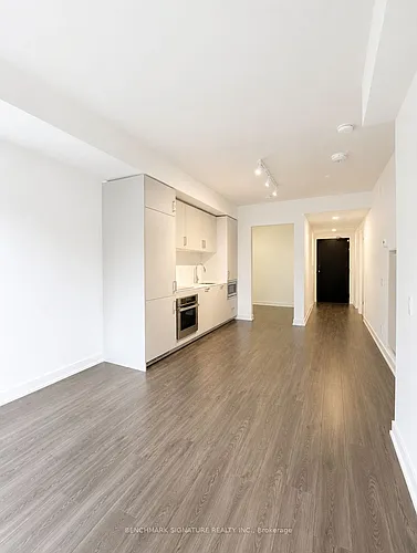 88 Queen St E #1215 Photo 1