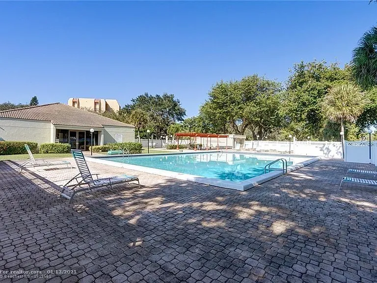 W Rolling Hills Cir — Photo 18