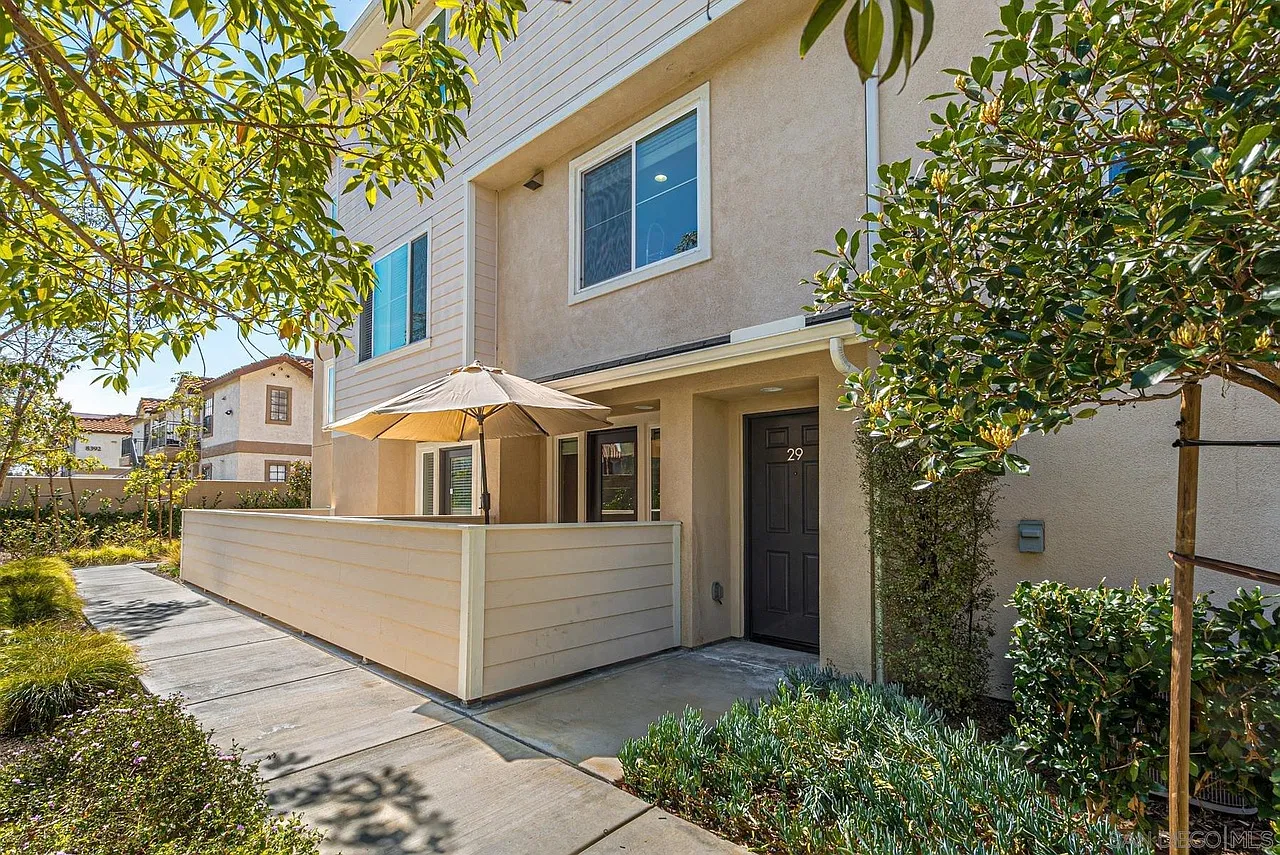 11337 Zapata Ave — Photo 3