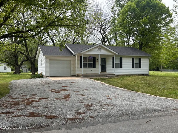 1880 E Kensington St, Joplin, MO 64801