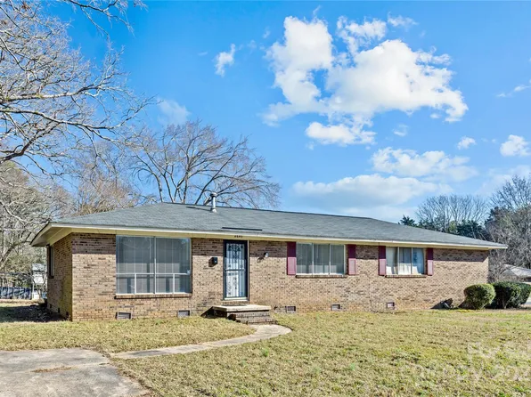 4901 Malibu Dr, Charlotte, NC 28215