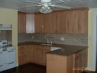 Rented by aptsandlofts.com