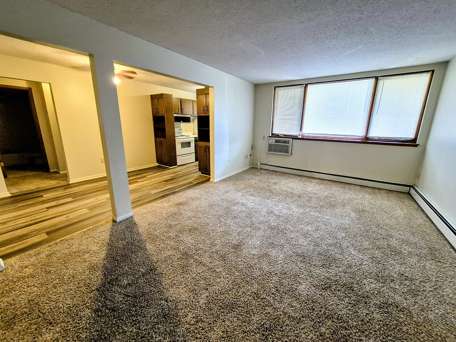 2 bed, 900 sqft, $900 — Photo 3