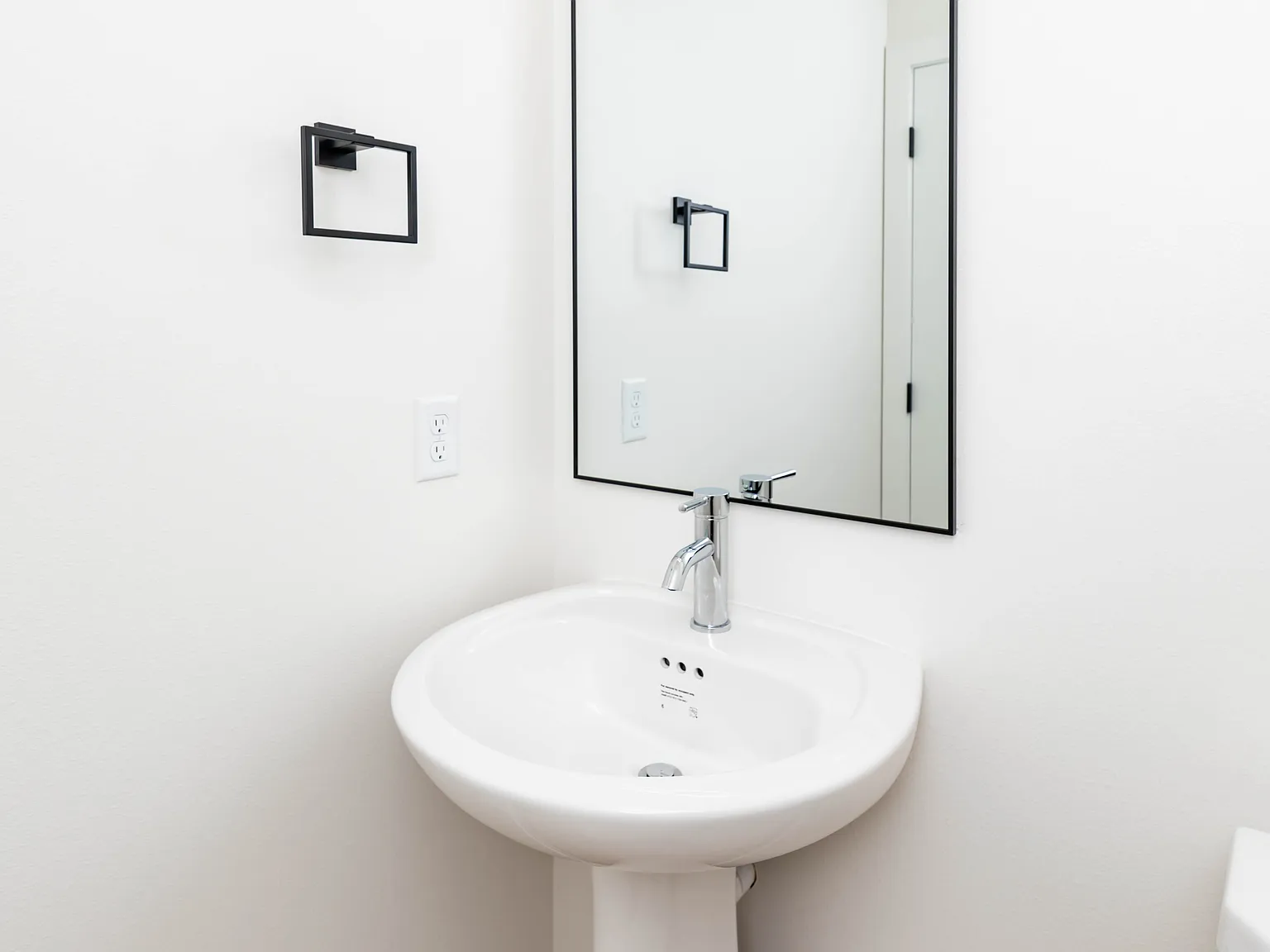 3 bed, 1714 sqft, $2,300 — Photo 3