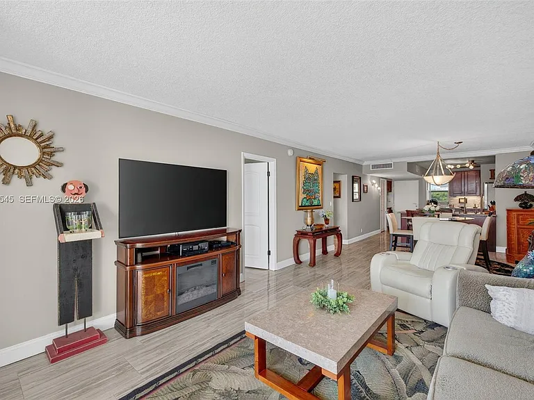 121 Golden Isles Dr #205 — Photo 19
