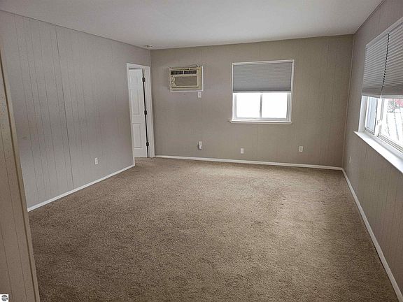 2nd image of 1606 Fessenden Ave