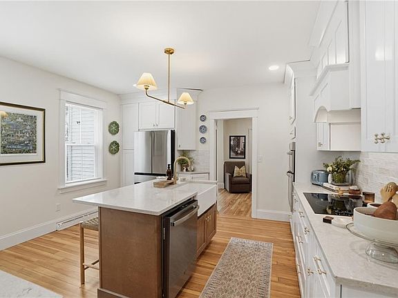 4th image of 243 Maple Ave