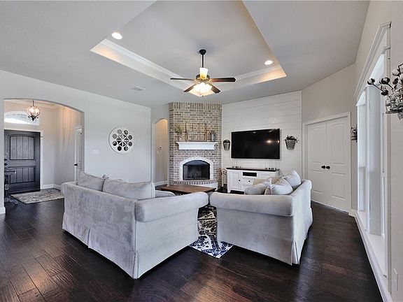 5th image of 303 Andrews Ct