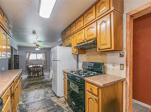 5th image of 1005 Comal Ave