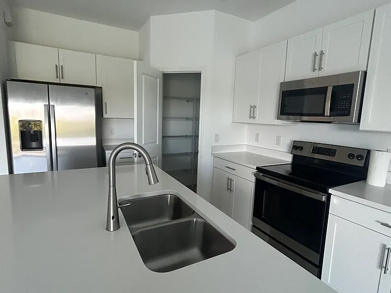 11759 Glenside Ter — Photo 12