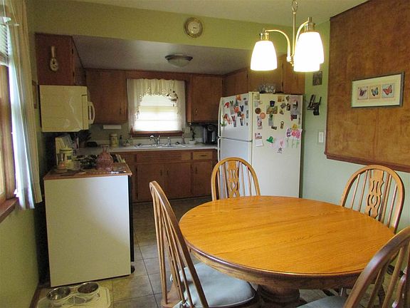4th image of 2324 Shelly Dr