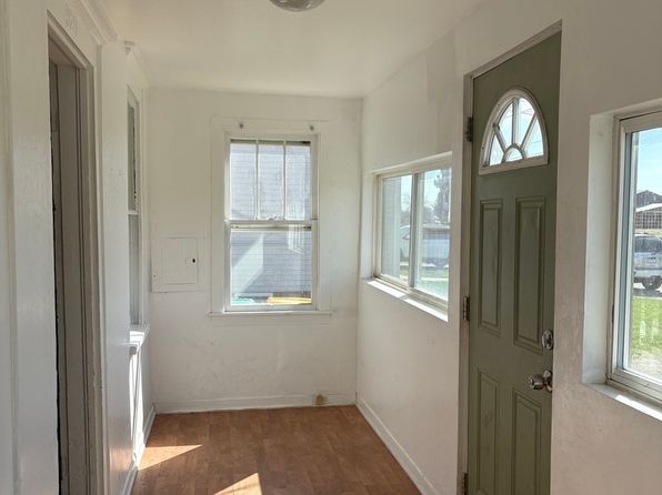 920 Hall St, Streator, IL 61364