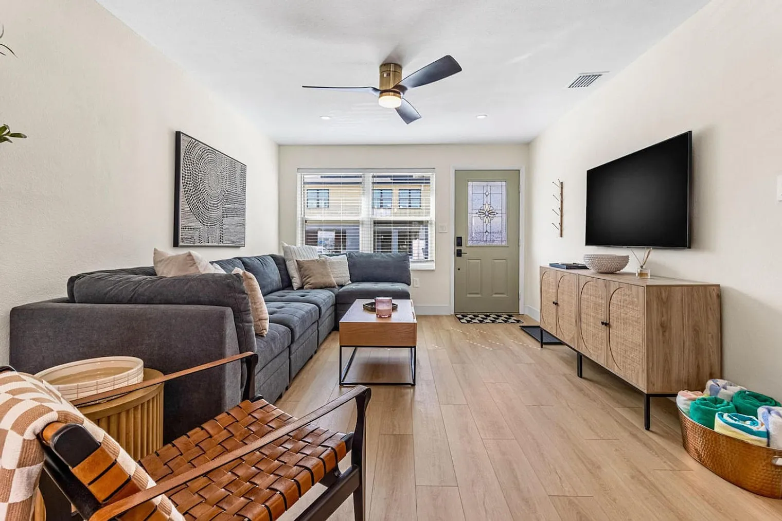 3 bed, 1.0 bath, $8,695 — Photo 2