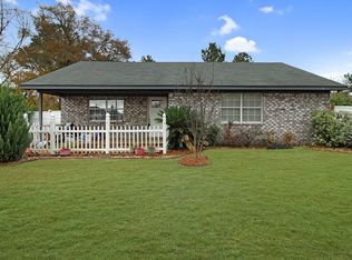 32 E Kenny Dr, Hinesville, GA 31313