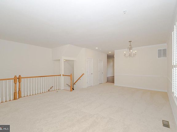 3rd image of 7345 Mockingbird Cir