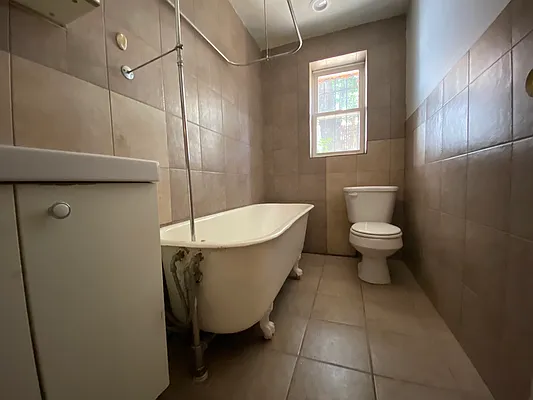 Rented by Nooklyn NYC LLC | media 7