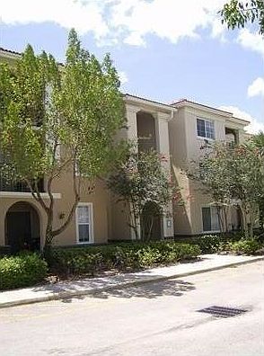 5th image of 2415 Centergate Dr APT 201