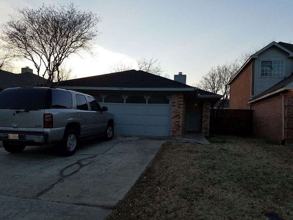 1st image of 904 Azalia Dr