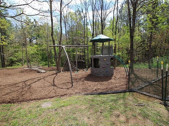 3rd image of 1220 Gander Ln